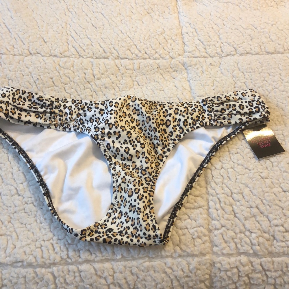 Victoria secret swim bottoms size m new with tags